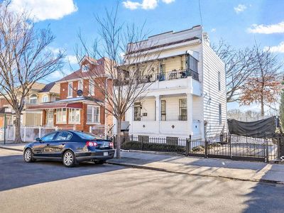 22-55 48th St #2FAMILY, Astoria, NY, 11105