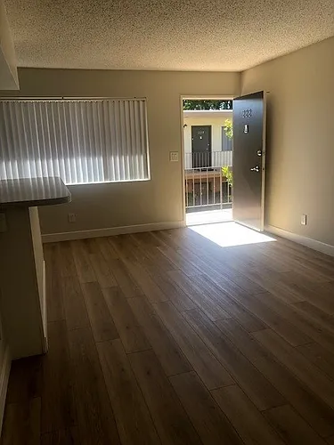 Ponderosa Apartments Photo 1