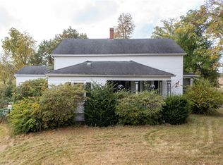 200 Hook Rd, Farmington, NY 14425