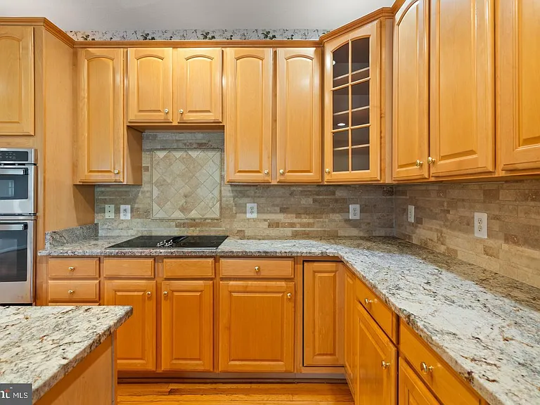 13280 Maple Creek Ln — Photo 25