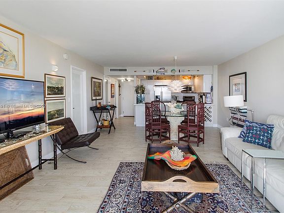 4th image of 5701 Collins Ave APT 406