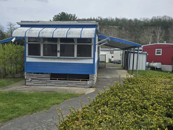 918 Oakwood Dr, Altoona, PA 16601