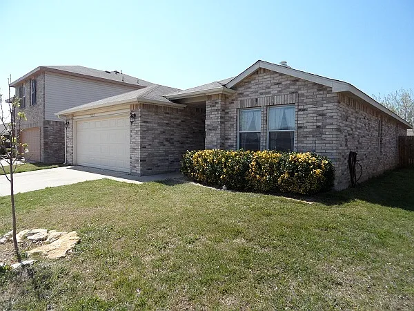 5225 Castle Cir