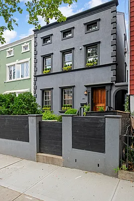 Sold by Nest Seekers International | media 1