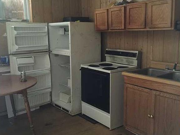 3rd image of 411 S 6th St