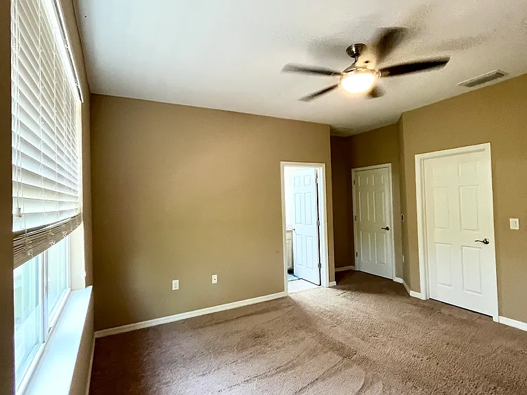 10863 Alvara Point Dr — Photo 8