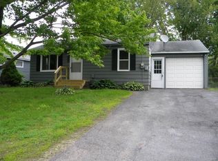 206 Edden Ln, North Syracuse, NY 13212