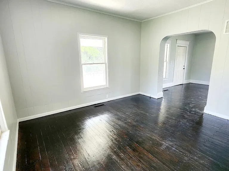 2370 Lagonda Ave — Photo 5