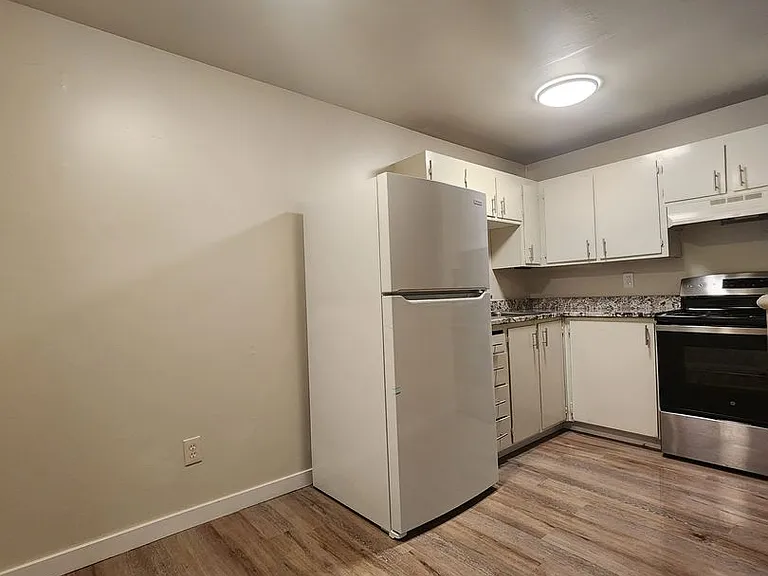 2620 E Cherry St — Photo 1