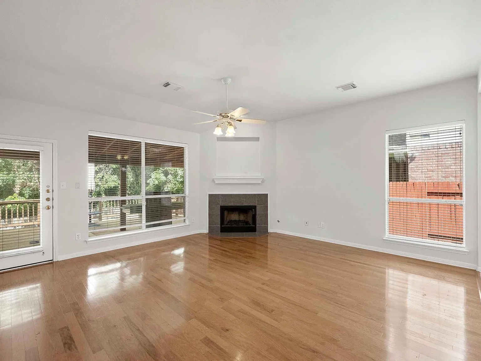 4 bed, 2.5 bath, 3088 sqft, $3,100 — Photo 4