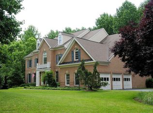 10301 Forest Maple Rd, Vienna, VA 22182