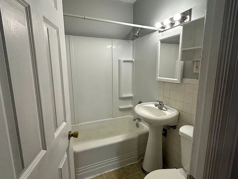 657 Dawson St — Photo 6