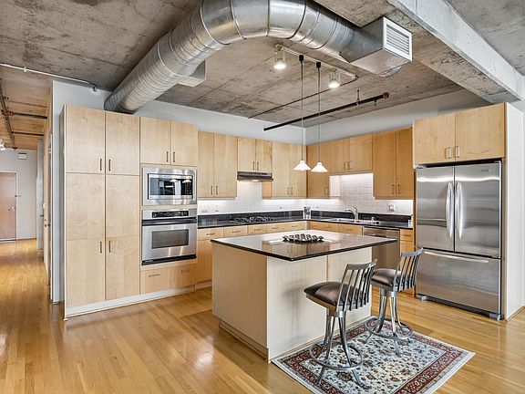 4th image of 1999 McKinney Ave APT 605