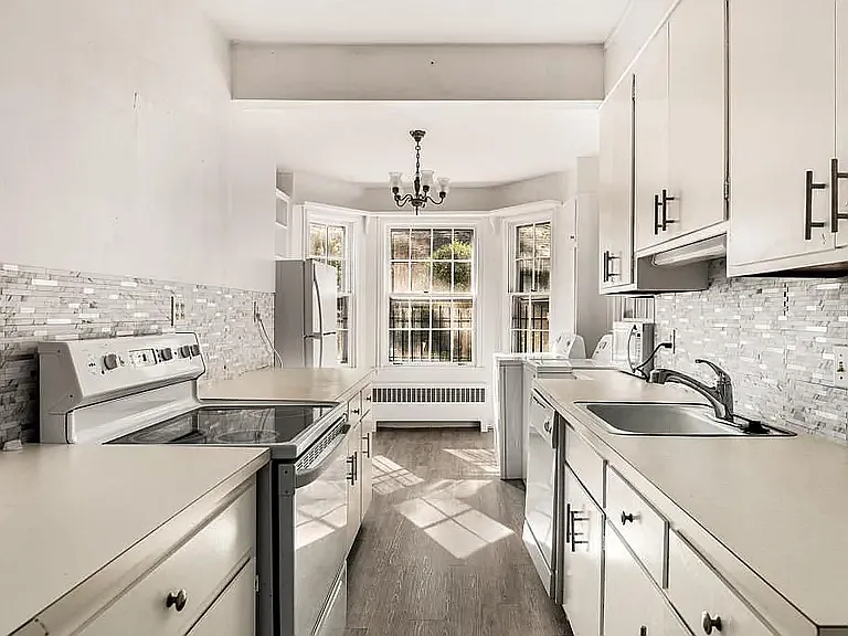 1947 Ardmore Rd NW — Photo 48