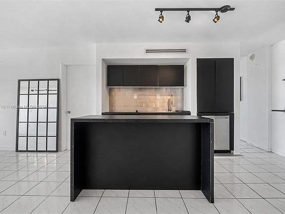 2nd image of 245 18th St APT 901
