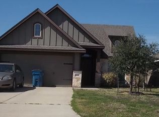 2004 Birdie Ct, Navasota, TX 77868