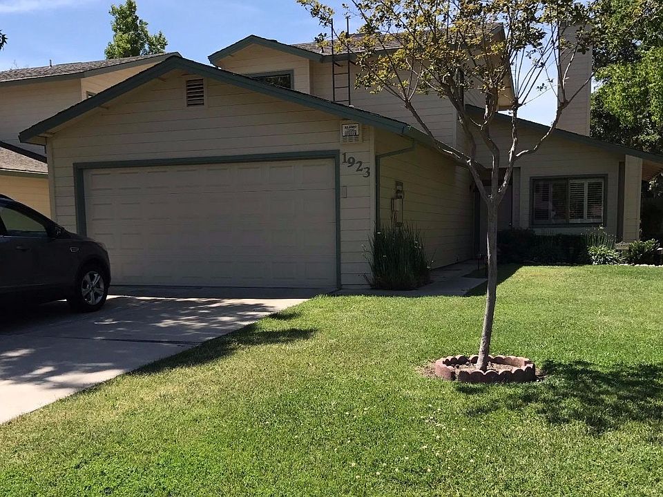 2nd image of 1923 Hacienda Dr