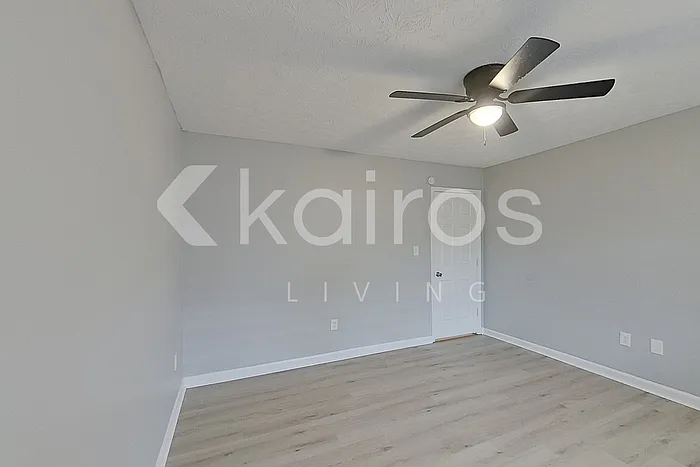 320 Deerpark Dr — Photo 13