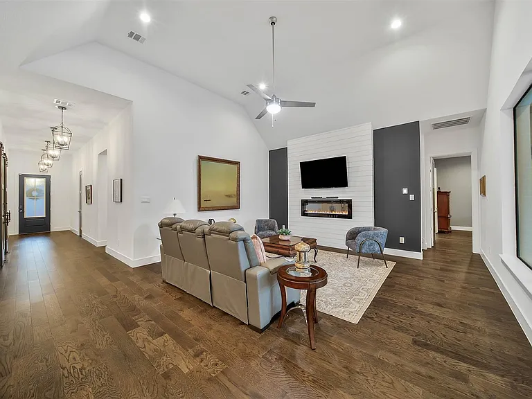 1015 Oak Briar Ln — Photo 11