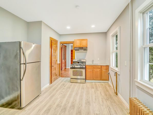 114 Buckingham St #1