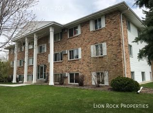 2710 Rosalyn Ct APT 203, New Hope, MN 55427