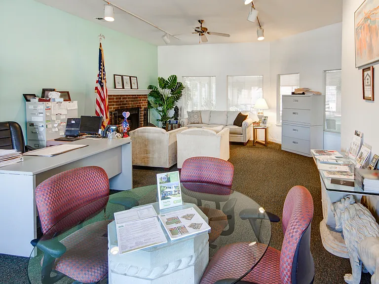Waterford Greens Apartments and Townhomes — Photo 31