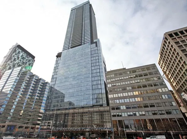 488 University Ave, Toronto, ON