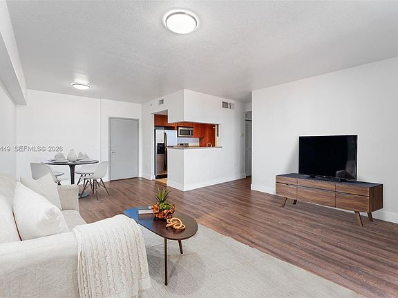 5th image of 36 NW 6th Ave APT 502