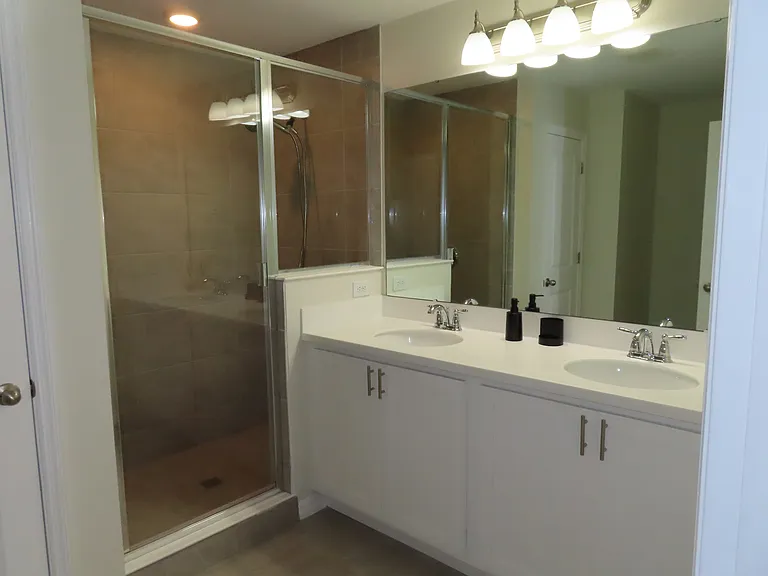 1537 Discovery St — Photo 18