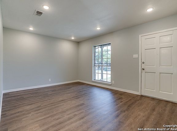 4th image of 7011 Lasso Dr