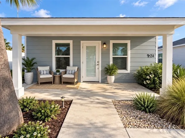 254 Oasis Cir #254, Rockport, TX 78382