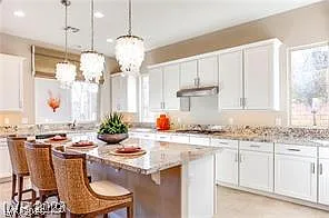 4 bed, 4.0 bath, 3096 sqft, $5,500 — Photo 1