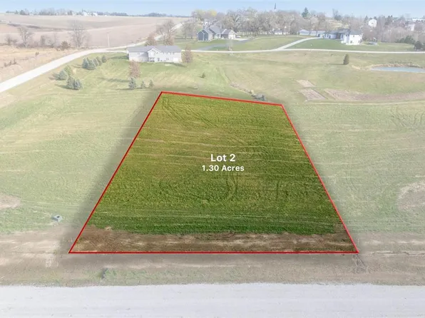 2 Leighton Ln, Oxford, IA 52322