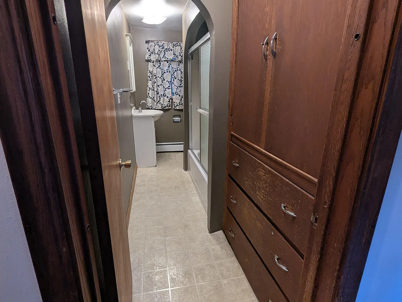 2 bed, 750 sqft, $1,175 — Photo 3