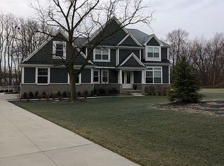 12572 Plumbrook Rd, Sterling Heights, MI 48312