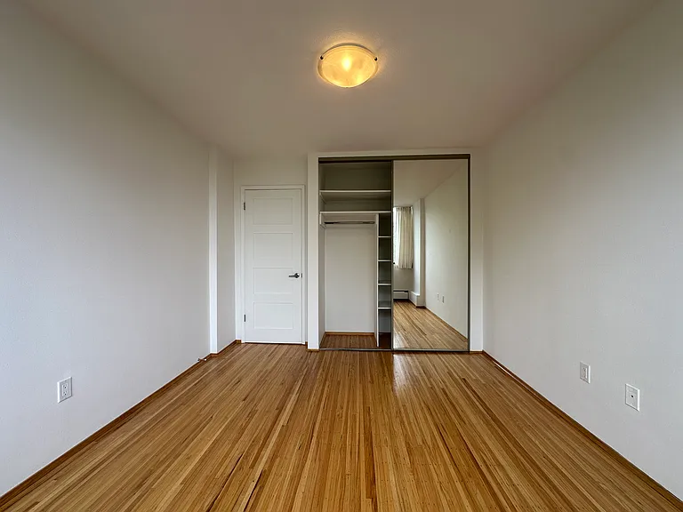1100 Jervis St — Photo 22