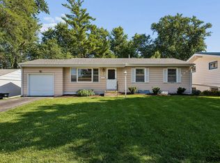 7704 Lafayette Ave, Omaha, NE 68114