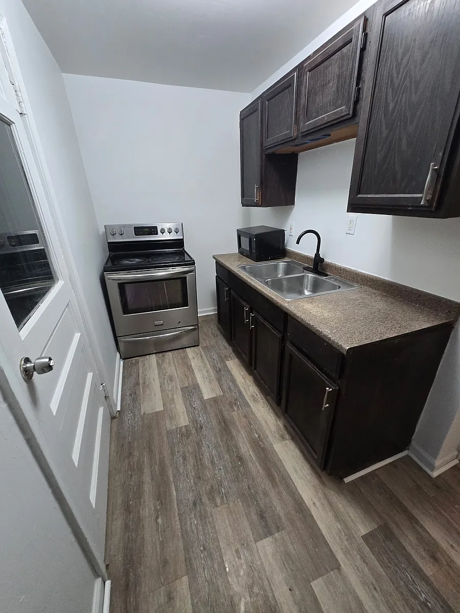 Building Photo - 32 Clairmont Pl #B