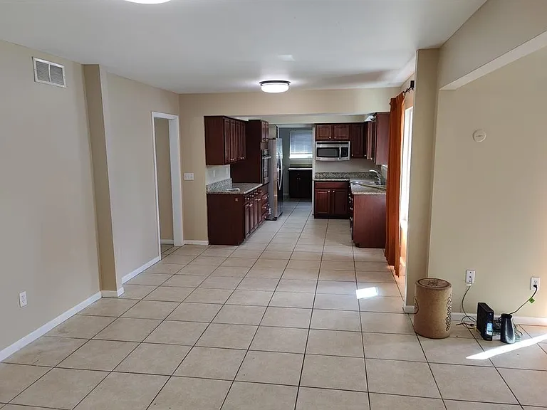 7251 Oakman Blvd — Photo 7