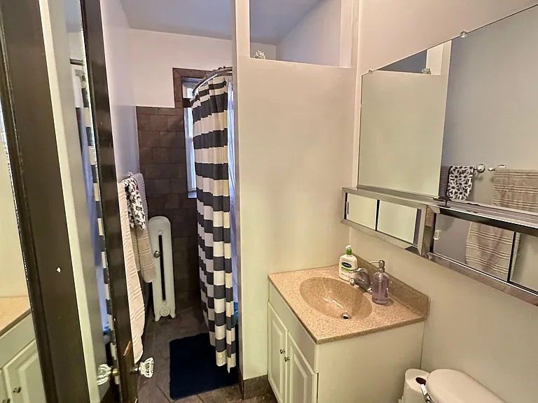 3744.5 N Pine Grove Ave #2N — Photo 12