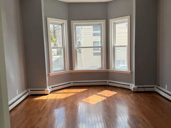 6 W Eagle St #1, Boston, MA 02128