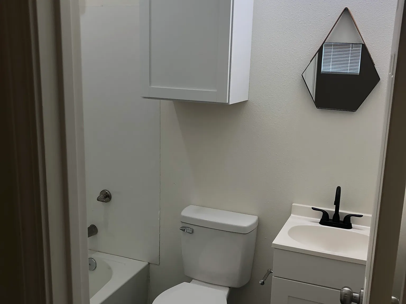 2 bed, 1100 sqft, $1,100 — Photo 4