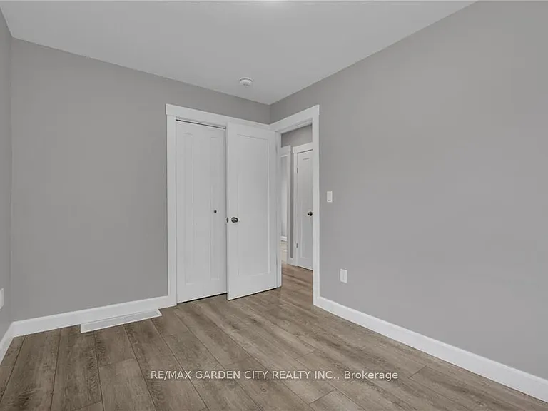 27 Saint George St #MAIN — Photo 11