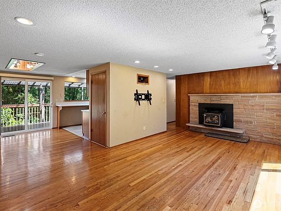 4th image of 3505 102nd St. Ct. NW