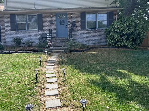 27 Boxwood Ln, Newport News, VA 23602
