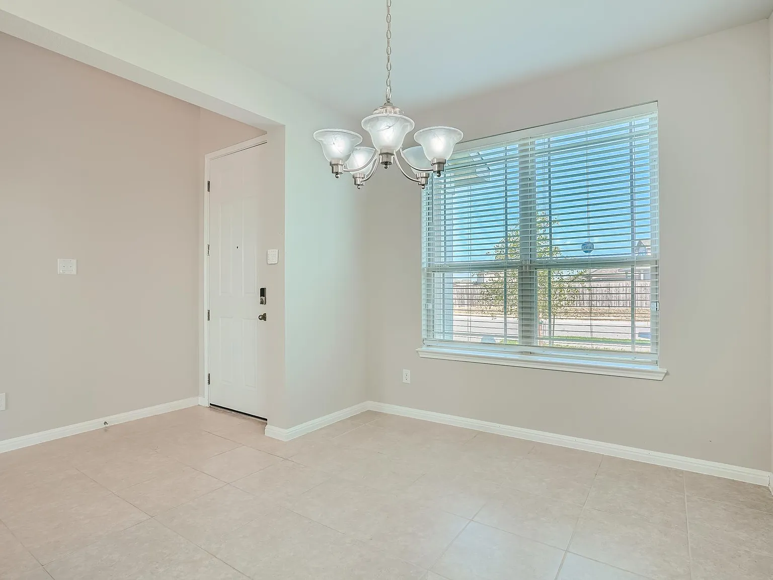 3 bed, 2.5 bath, 2221 sqft, $2,249 — Photo 2