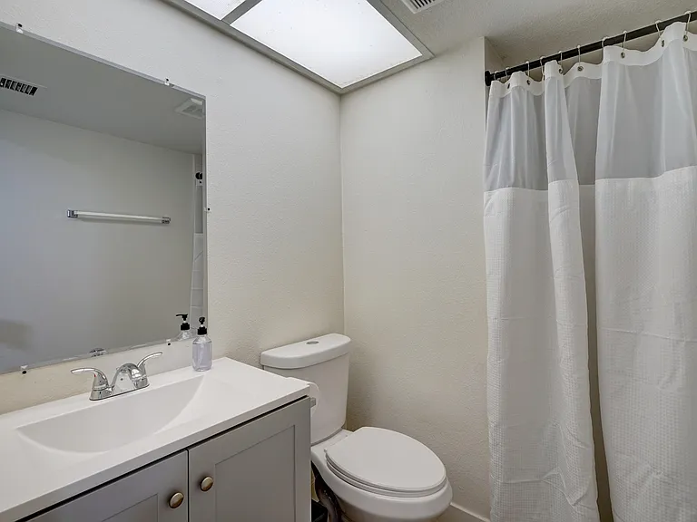 1 of 3 full bathrooms