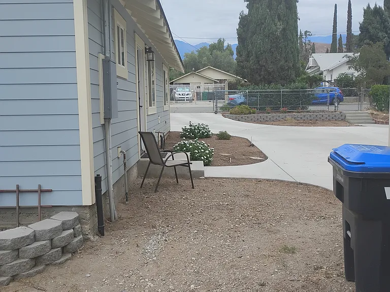 981 N San Gorgonio Ave — Photo 7