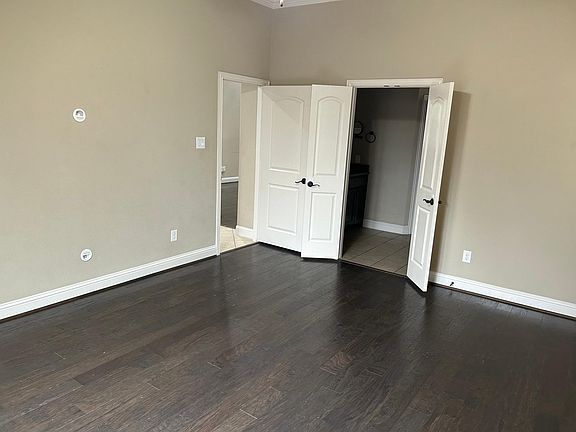 3rd image of 8701 Naomi St