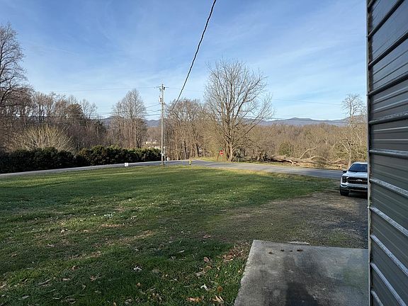 3rd image of 4357 Fairview Rd